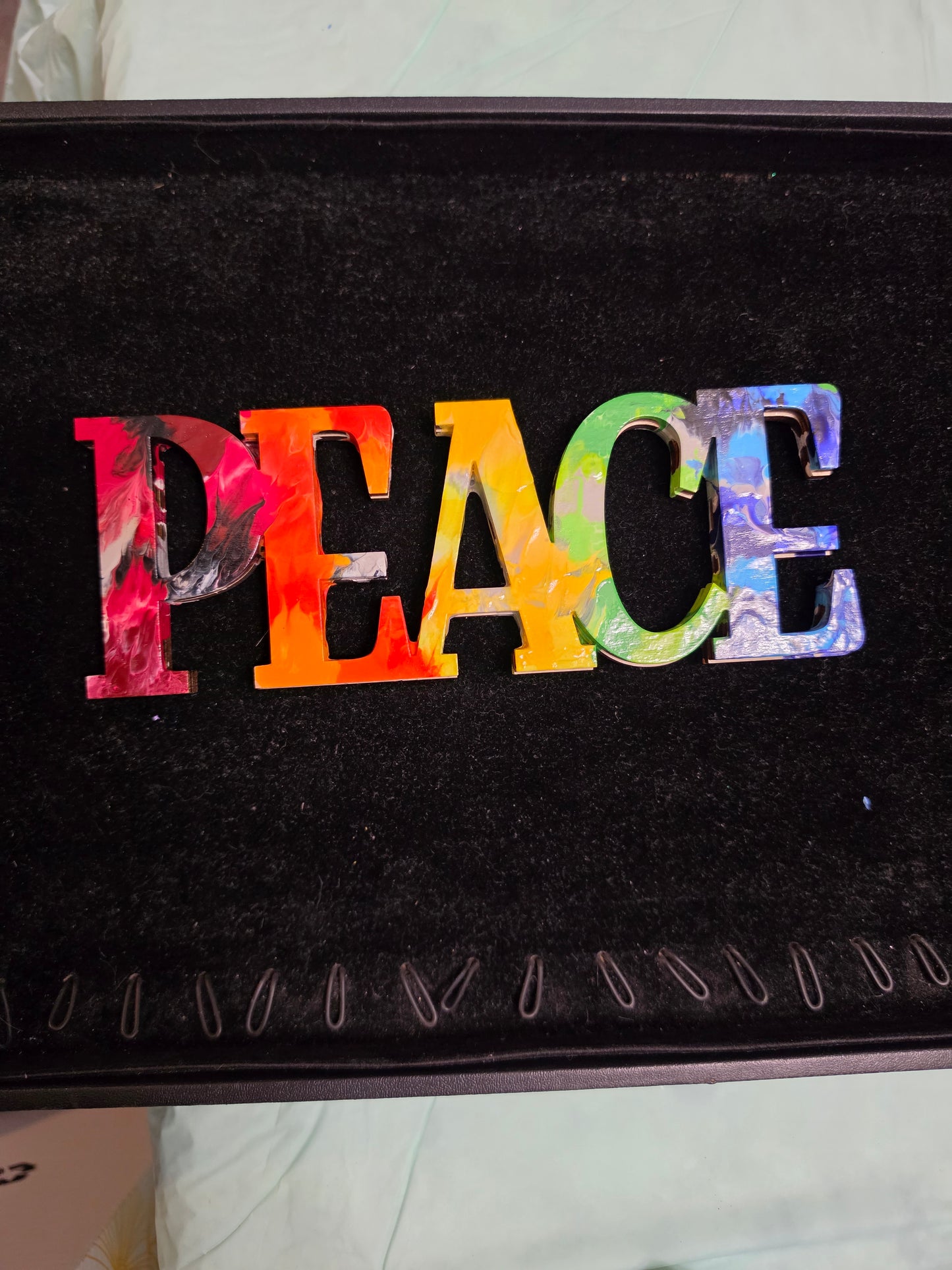 Dog-Themed “PEACE” Decorative Sign – Colorful Pet Lover Wall Art